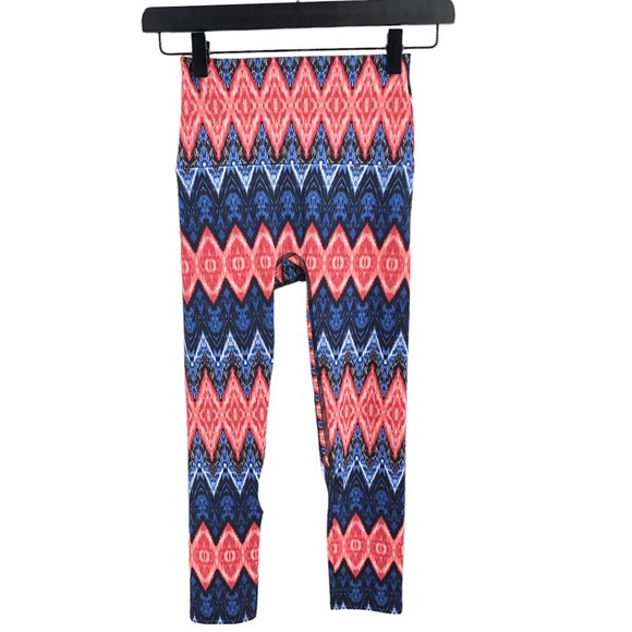 K Deer Womens XS Capri Length Active Leggings Chevron Striped Yogo Gym Stretch - Picture 1 of 5